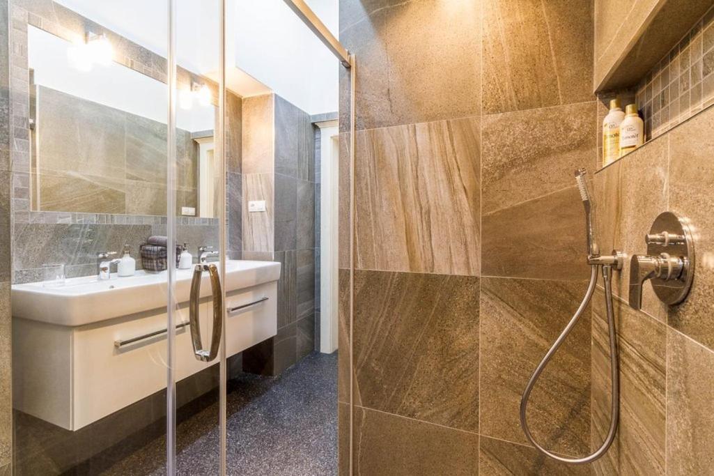 Stylish Apartment 5 Minutes Walk From City Center Prague Luaran gambar