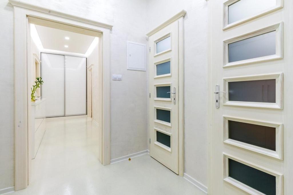 Stylish Apartment 5 Minutes Walk From City Center Prague Luaran gambar