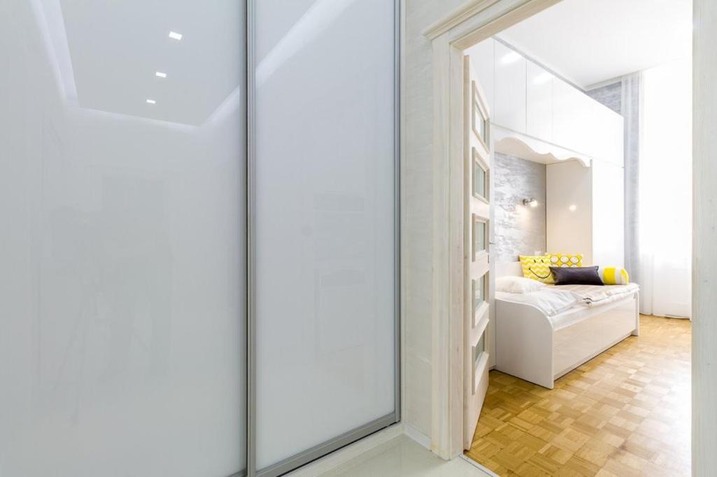 Stylish Apartment 5 Minutes Walk From City Center Prague Luaran gambar