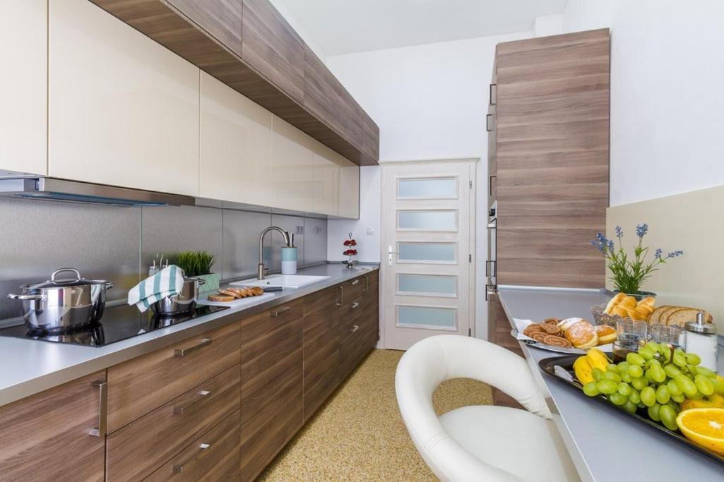 Stylish Apartment 5 Minutes Walk From City Center Prague Luaran gambar